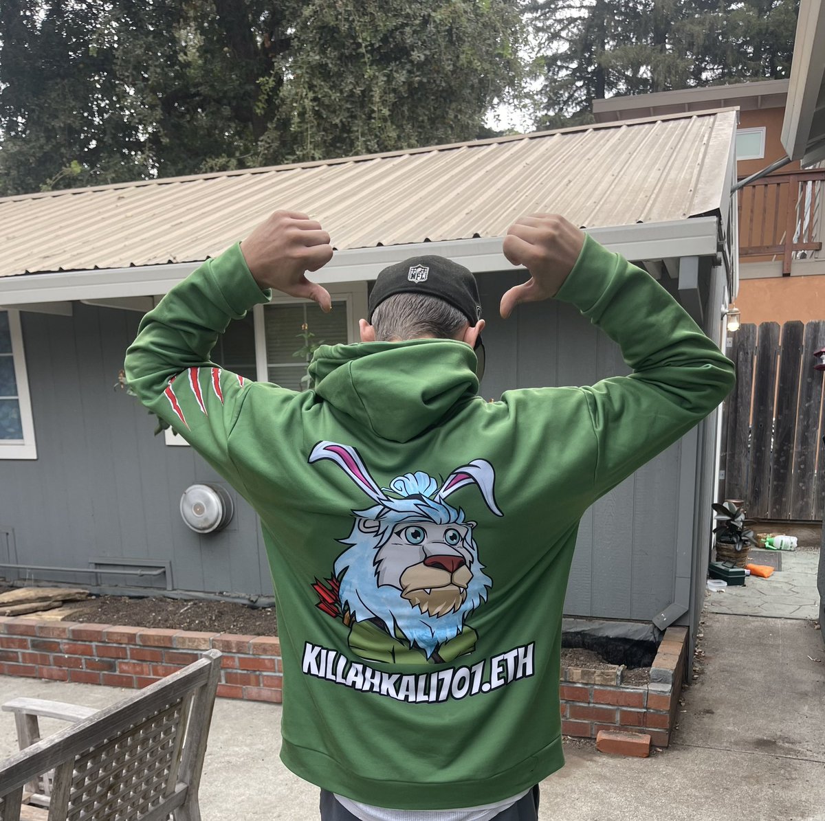 @TLeeTrades <a href="/_CryptoMindset/">Crypto Mindset</a> <a href="/JollyGoose58096/">JollyGoose ♠️</a> Love tm custom merch 🙌🙌 you guys do an incredible job