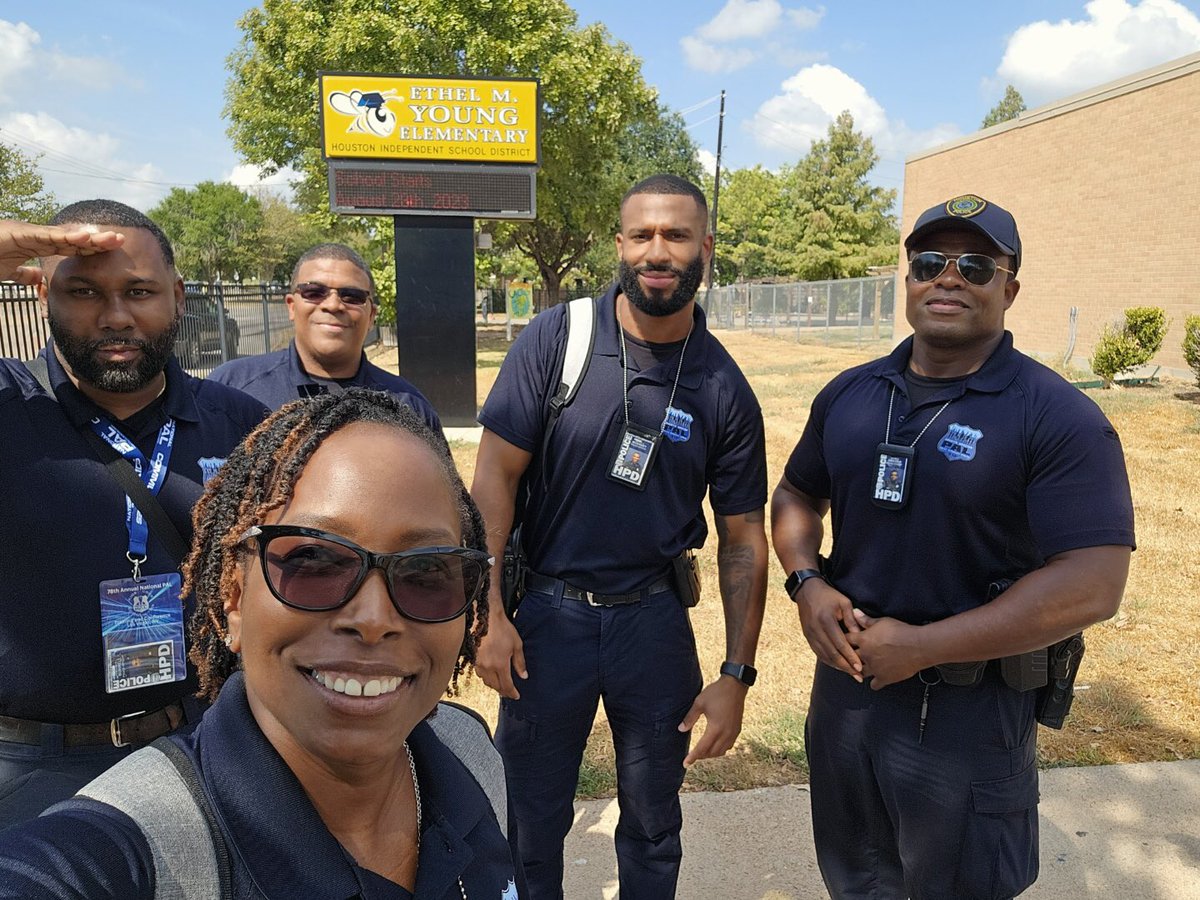 Darrell Small (@ghpals_ofcsmall) on Twitter photo Of course all hands are raised <a href="/YoungPREP_HISD/">Young Elementary</a>.!!!! These 4th graders have <a href="/GhpalG/">GHPAL_BURRELL</a> smiling 😊 with their clever answers. Speaking with the students about “Everyone Has Problems”. #brainWise. “Difficulties mastered are opportunities won!”- Winston Churchill. Of course all hands are raised <a href="/YoungPREP_HISD/">Young Elementary</a>.!!!! These 4th graders have <a href="/GhpalG/">GHPAL_BURRELL</a> smiling 😊 with their clever answers. Speaking with the students about “Everyone Has Problems”. #brainWise. “Difficulties mastered are opportunities won!”- Winston Churchill.