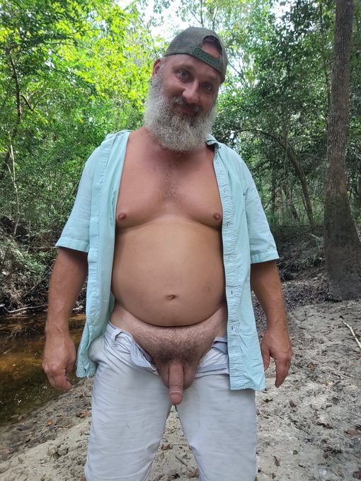 Smokeyericbenard - 4 pic. https://t.co/nOfELvCot0