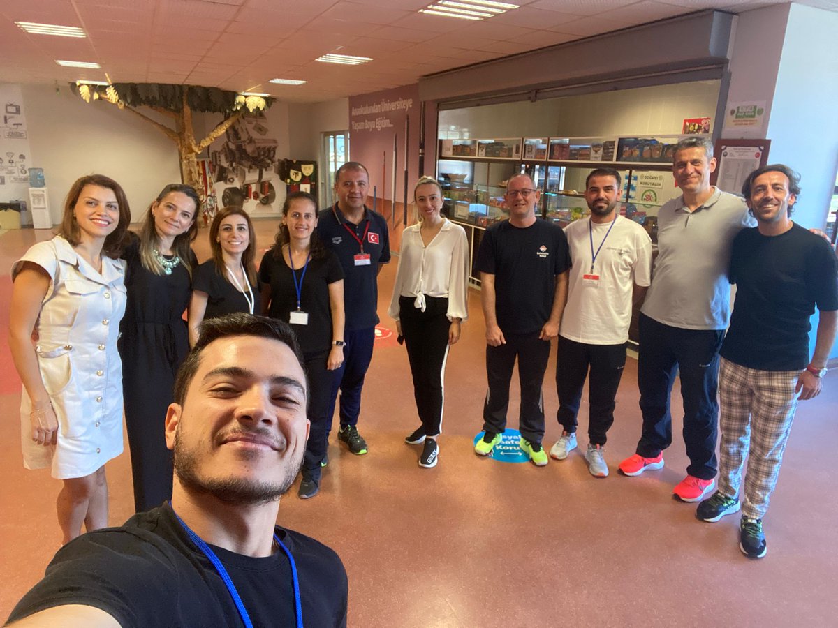 Yine bir gün kulüp tanıtımı yapıyoruz 😊
#bkbademli <a href="/BahcesehirBursa/">BK Bursa Bademli Kampüsü</a>