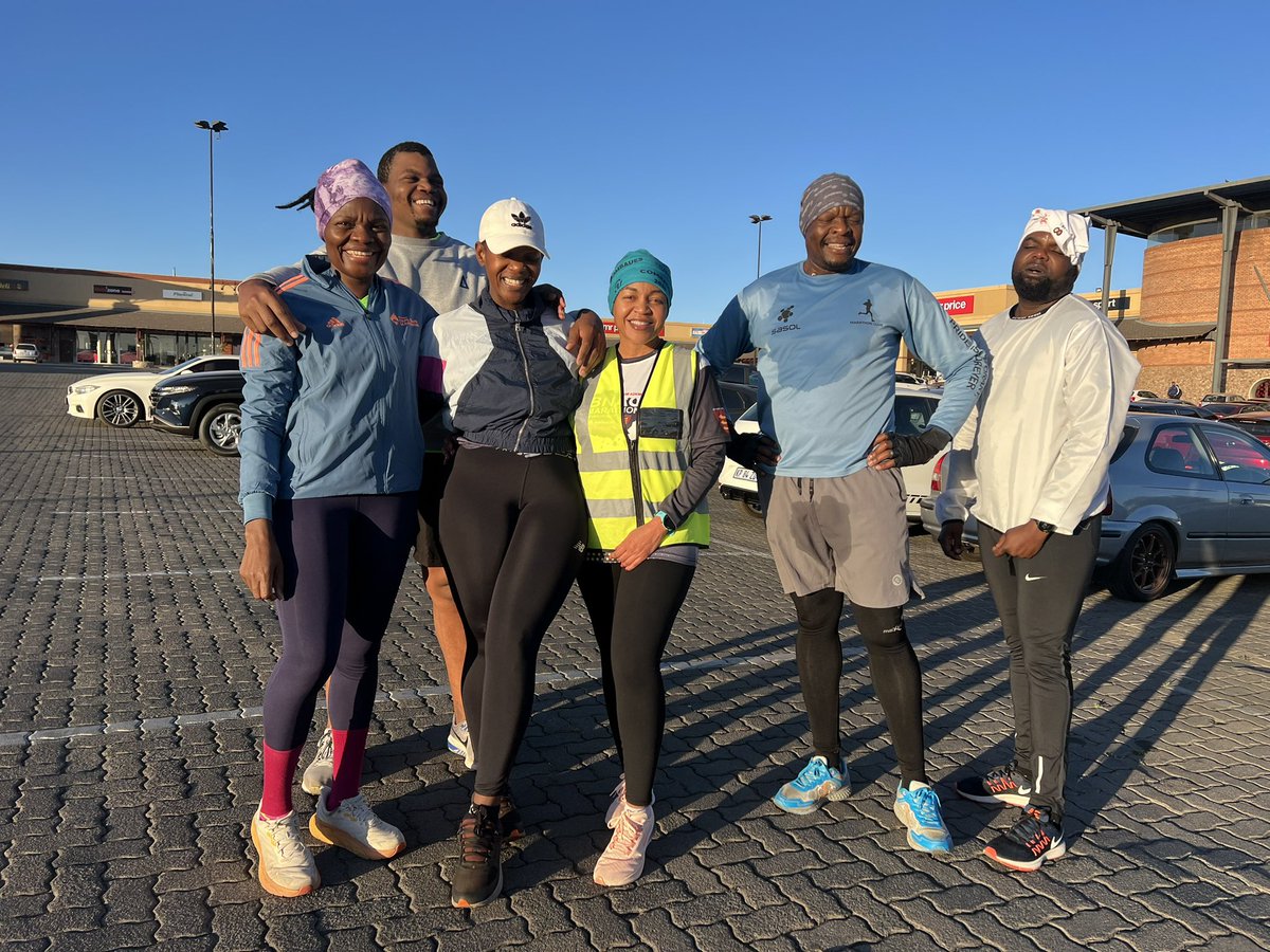 MidrandCrew's tweet photo. We woke up and brave the cold.. Speed session was lit 🔥 today. #RunningWithTumiSole #FetchYourBody2023 #FetchYourFitness #Midcrew #MarathonqualifierSeason https://t.co/oqI8nyzQBU