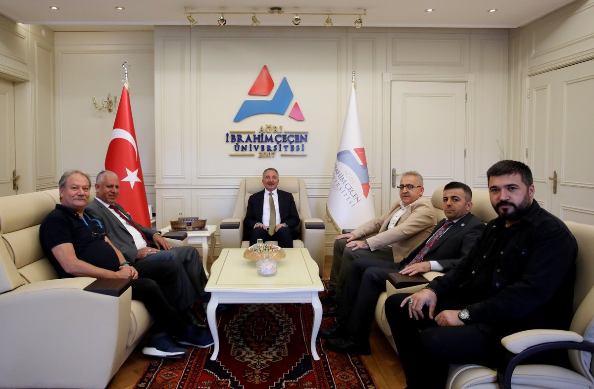 aicuni2007's tweet photo. Rektörümüz Prof. Dr. Abdulhalik KARABULUT, Uluslararası Yetenek Avcıları Futbol Akademisi (UYAFA) Onursal Başkanı Özcan ŞİMŞEK, UYAFA Genel Başkanı Necati ALÇIK ve beraberindekileri misafir etti.
#UYAFA Yönetimi, Üniversitemiz ev sahipliğinde 12-17 Eylül 2023 tarihlerinde gerçekleştirilecek UYAFA AĞRI DAĞI CUP 2023 organizasyonuna katkı ve desteklerinden dolayı Rektörümüz Prof. Dr. Abdulhalik KARABULUT’a teşekkürlerini iletti.
Prof. Dr. KARABULUT, UYAFA Yönetimine ziyaretlerinden dolayı teşekkür etti. @AhalikKarabulut @NecatiAlcik
#AğrıİbrahimÇeçenÜniversitesi #BiliminSevgiyleBütünleştiğiÜniversite #DoğudanYükselenIşık #SporcuDostuÜniversite #AİÇÜ #UYAFAAĞRIDAĞICUP2023 #UluslararasıYetenekAvcılarıFutbolAkademisi