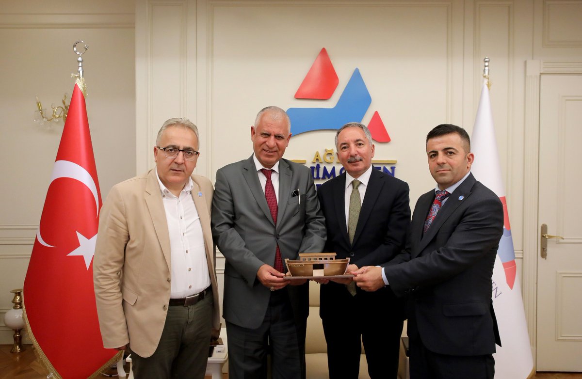 aicuni2007's tweet photo. Rektörümüz Prof. Dr. Abdulhalik KARABULUT, Uluslararası Yetenek Avcıları Futbol Akademisi (UYAFA) Onursal Başkanı Özcan ŞİMŞEK, UYAFA Genel Başkanı Necati ALÇIK ve beraberindekileri misafir etti.
#UYAFA Yönetimi, Üniversitemiz ev sahipliğinde 12-17 Eylül 2023 tarihlerinde gerçekleştirilecek UYAFA AĞRI DAĞI CUP 2023 organizasyonuna katkı ve desteklerinden dolayı Rektörümüz Prof. Dr. Abdulhalik KARABULUT’a teşekkürlerini iletti.
Prof. Dr. KARABULUT, UYAFA Yönetimine ziyaretlerinden dolayı teşekkür etti. @AhalikKarabulut @NecatiAlcik
#AğrıİbrahimÇeçenÜniversitesi #BiliminSevgiyleBütünleştiğiÜniversite #DoğudanYükselenIşık #SporcuDostuÜniversite #AİÇÜ #UYAFAAĞRIDAĞICUP2023 #UluslararasıYetenekAvcılarıFutbolAkademisi