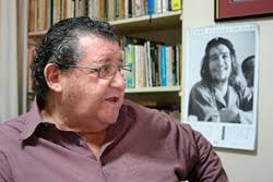 VillegasPoljak's tweet photo. Me confirman desde #Caracas que el maestro Román Chalbaud, prolífico cineasta, dramaturgo, poeta y mejor ser humano, acaba de partir a la eternidad en su apartamento de San Bernardino. Fue el cineasta más longevo en actividad de la historia del cine mundial, pues hasta hace poco, con 90 años, dirigió algunas escenas del rodaje de su última película, Muñequita linda, donde recibió apoyo de sus compañeros y discípulos del #CineVenezolano. Con sobrados méritos entra al panteón de los más insignes hijos de esta Patria, habiendo sido por décadas encarnación de lo afirmativo venezolano. En nombre del presidente @NicolasMaduro y de todas las trabajadoras y trabajadores de @minculturave expreso nuestro pesar por su partida y condolencias a familiares y seres más queridos. Agradezco al equipo de médicos y enfermeras, así como a Alejandro Pineda y demás afectos de Román que lo rodearon de cuidos hasta el último segundo. ¡Honor y gloria, maestro!

#12Sep
#Venezuela