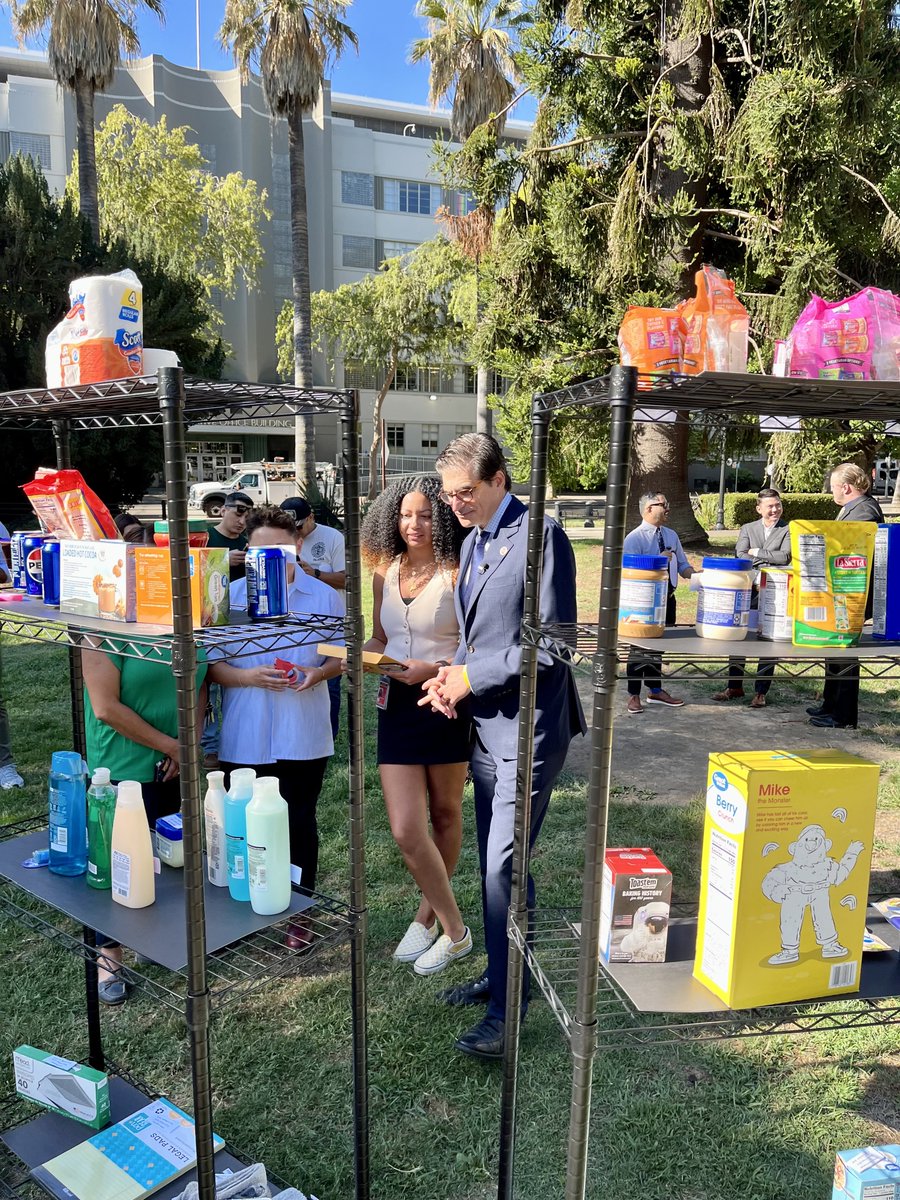 SenJoshBecker's tweet photo. Today I hosted a canteen pop-up at the #caleg to highlight the need to reduce unnecessary and cruel markups of everyday necessities of prison canteens. #TheBasicAct #SB474 reduces prison canteen markups, which can range from 60-200%. https://t.co/MyFQftqTh4