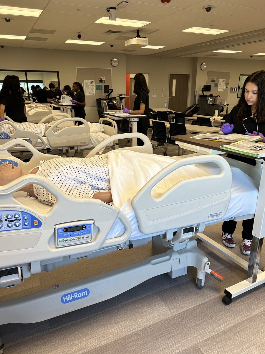 Maxine L. Silva Health Magnet High School (@silvamedmagnet) on Twitter photo On Friday September 8th the students in the Physical Therapy Program here at Silva were given the opportunity to visit EPCC to practice their Lab skills! Here are some Highlights! 🦊🩺 On Friday September 8th the students in the Physical Therapy Program here at Silva were given the opportunity to visit EPCC to practice their Lab skills! Here are some Highlights! 🦊🩺