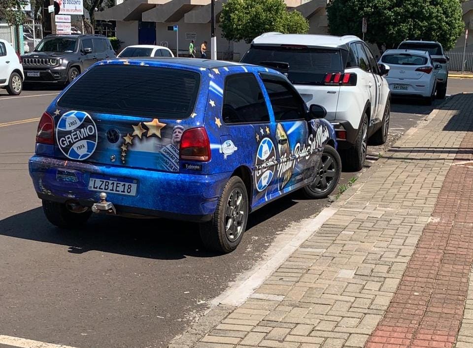 ZonaFutebol's tweet photo. Marque o @ que teria um carro assim https://t.co/piCbIrEBCD