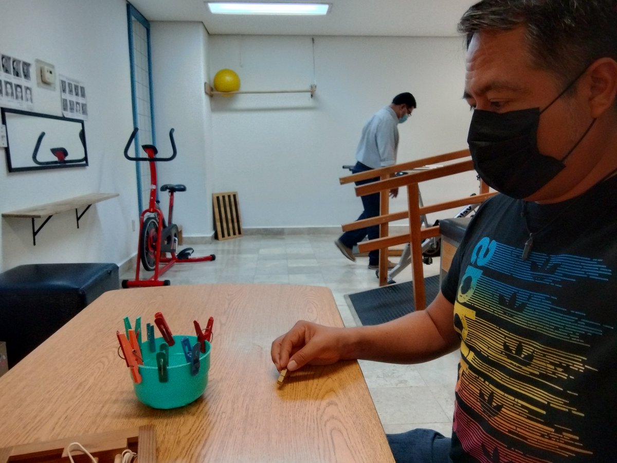 AYALAMARTINEZ's tweet photo. Rehabilitación de la fractura de mi brazo izquierdo. https://t.co/yMFOQx1XOt