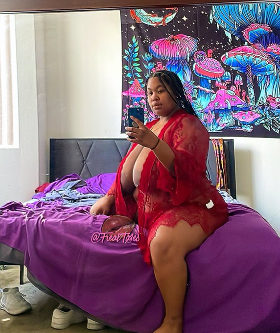 Titty Tuesday‼️ https://t.co/ZQq5bTE4Ld