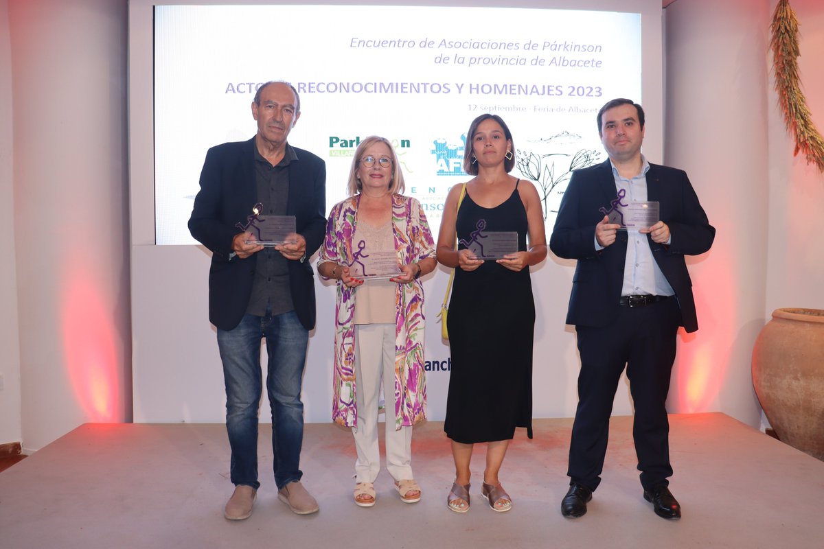 standjccmAB's tweet photo. Las Asociaciones de Párkinson de la provincia de Albacete reconocen a Patricia Franco, Ana Saavedra y los especialistas de Neurología, José Antonio del Valle-Pérez y Laura Rojas en sus Homenajes 2023. #FeriaAlbacete https://t.co/sh03OfSzQs