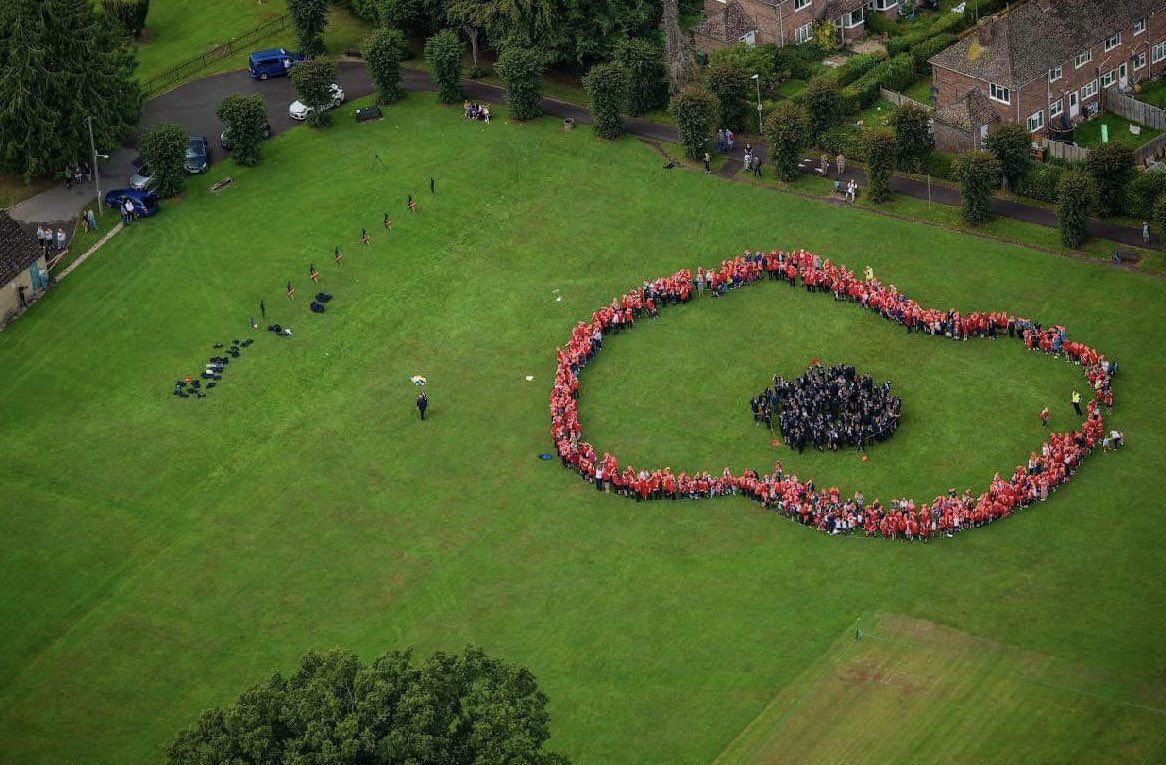 TomPower_'s tweet photo. Was honoured to be invited by the Wincanton Branch of the Royal British Legion to the human poppy event today in Cale Park. Was great to see all the local schools and nurseryโs in attendance supporting the poppy appeal. @fayepurbrick @LucyTrims @KingArthursSch https://t.co/DFW8a8qlPN