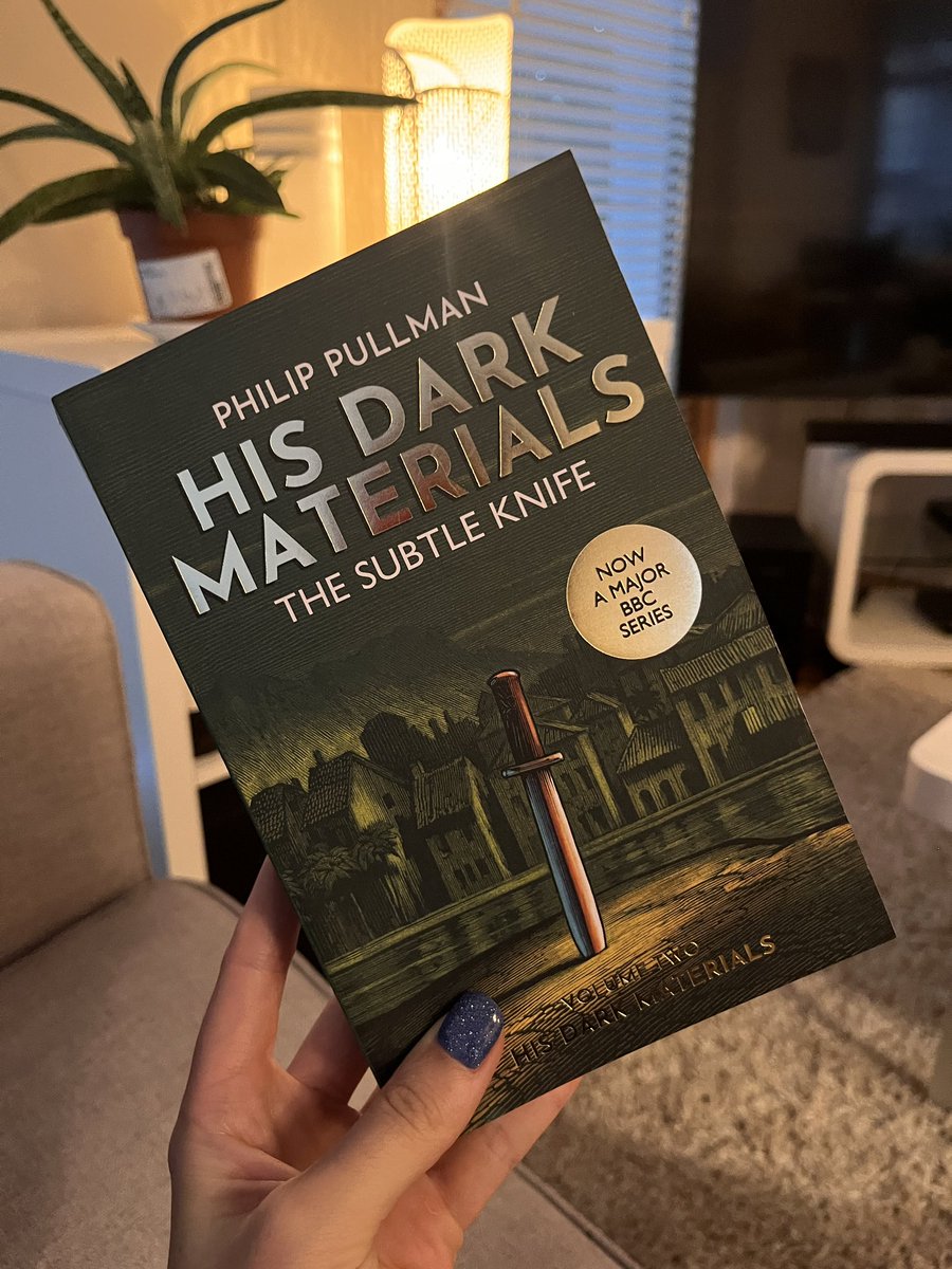 LMcDevlin's tweet photo. Finished #CarrieSotoisBack and now on to the second book in #HisDarkMaterials! I’m very happy (if not a teeny tiny bit ashamed) to finally be reading these in my 30s - there’s an appreciation for them that I don’t think younger me would have had! #TheSubtleKnife https://t.co/63odsRKVXn
