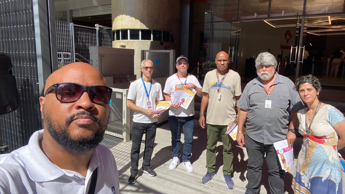 paulobacuri's tweet photo. #AVidaAcimaDoLucro
#MenosMetasMaisSaúde
#SetembroAmarelo
@Contraf_CUT
@spbancarios
Defronte ao Núcleo Leopoldina , Dia Nacional de Luta e prevenção contra o Suicídio! Os bancos tem de ser responsabilizados pela condição de Saúde dos trabalhadores ! https://t.co/V8zcKYAekg
