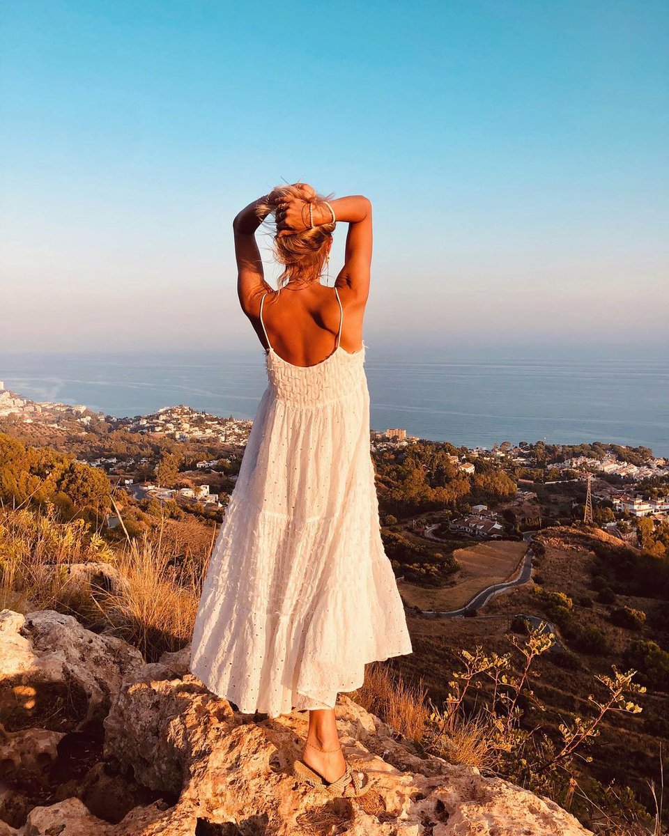 ☀️ Hay momentos que valen su peso en oro ☺️ 
Relájate, respira hondo y disfruta de las vistas al mar de #Benalmádena  🌊

#lovingBenalmádena ❤️
📸 @merveille_solaire
#VenABenalmádena #costadelsol #benalmadena #andalucia #benalmádena #malaga #spain #visitspain #málaga #españa