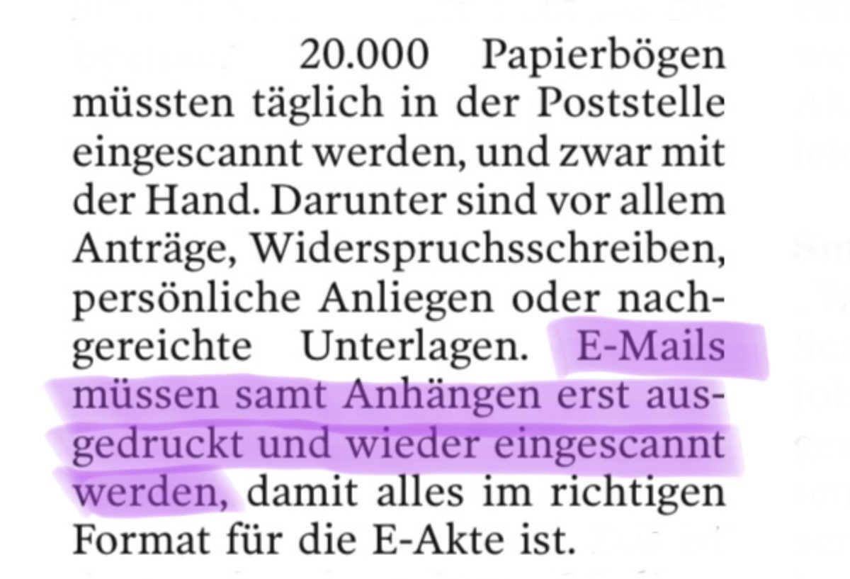 derhagemann's tweet photo. Als Berliner sage ich: 
Uns kann nur noch 1 Asteroid helfen. https://t.co/JxKAkgKNPf