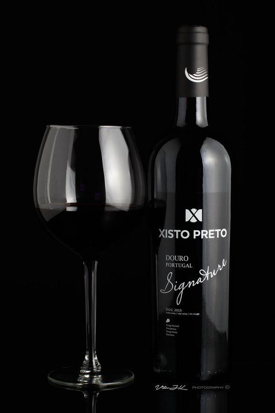 celeste7181's tweet photo. Sip on a glass of Xisto Preto and let its delicious, complex flavour take you on a journey through Douro, Portugal!
#aplaceinthesun
#Ken Loach
#TippingPoint
#Poundland
#TheChaseAus
#redwine
#DouroWine
#XistoPreto https://t.co/HoxvGxBuQb