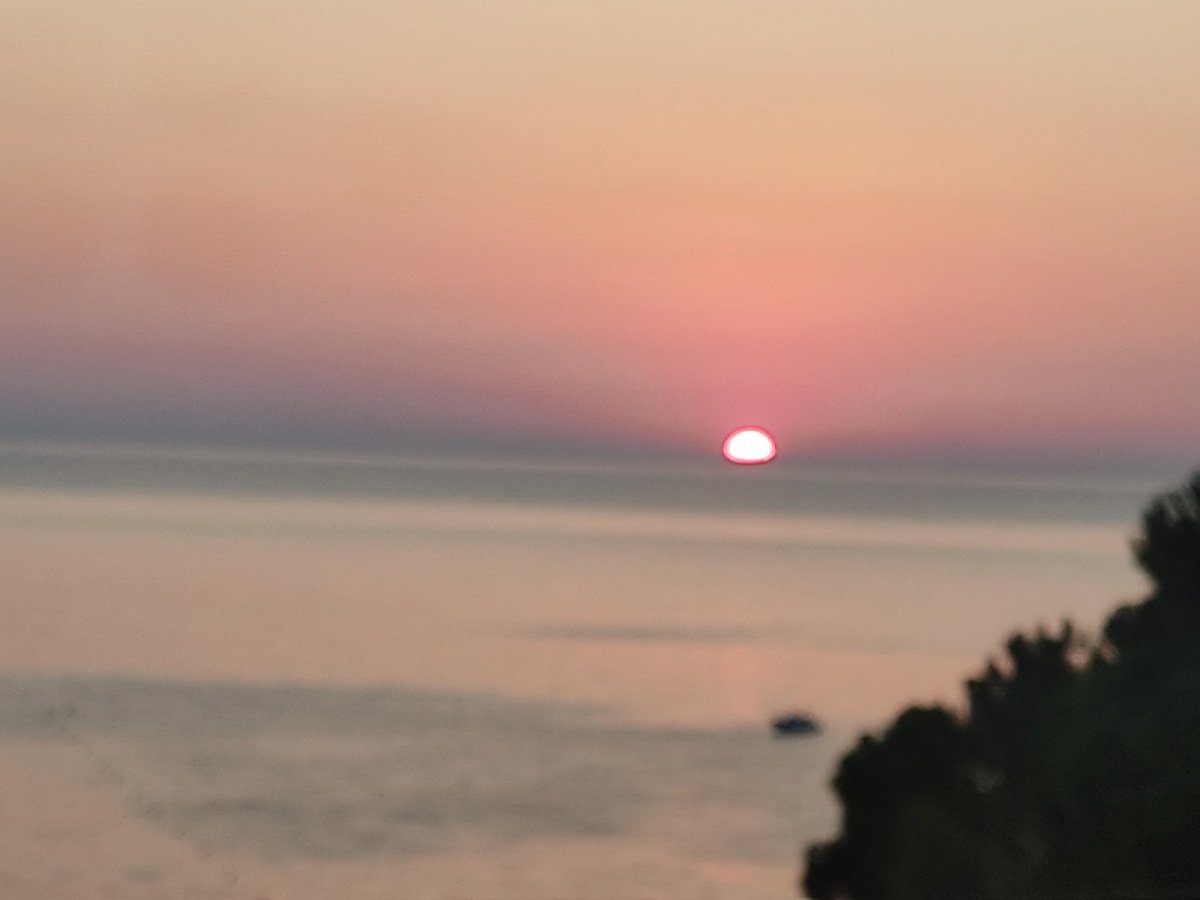 Questo era il momento che non ammiravo #daNessunAltraParte #alba #Laigueglia #liguritudine