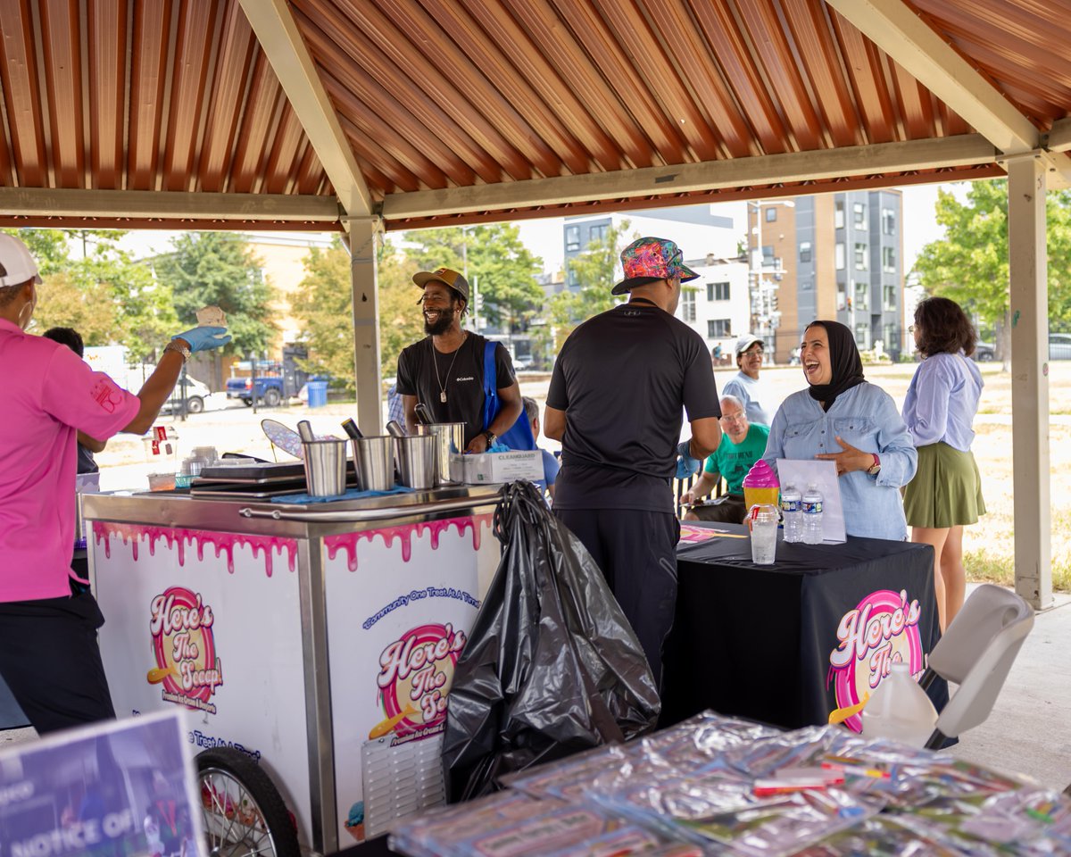 PepcoConnect's tweet image. 🍦 Thank you, Harvard Substation neighbors! We had a blast at our Ice Cream Social with @ClarkBuilds and Pleasant Plains Citizens Association. Your patience during the Capital Grid project means the world to us. 🙌 #InOurCommunity