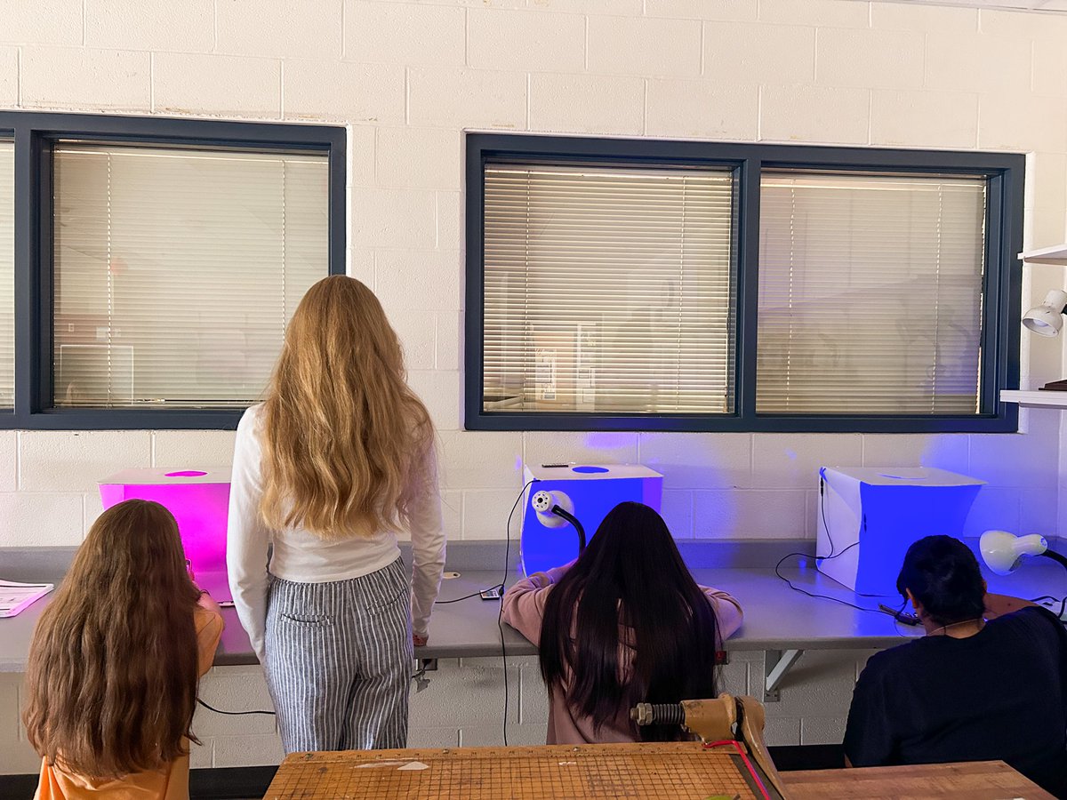 Ms_Giulia_Art's tweet photo. Last week photo 1 students worked on showing emotions through the use of light and color. Can you guess the emotions?
#photoclass https://t.co/lvfKkqX7WQ