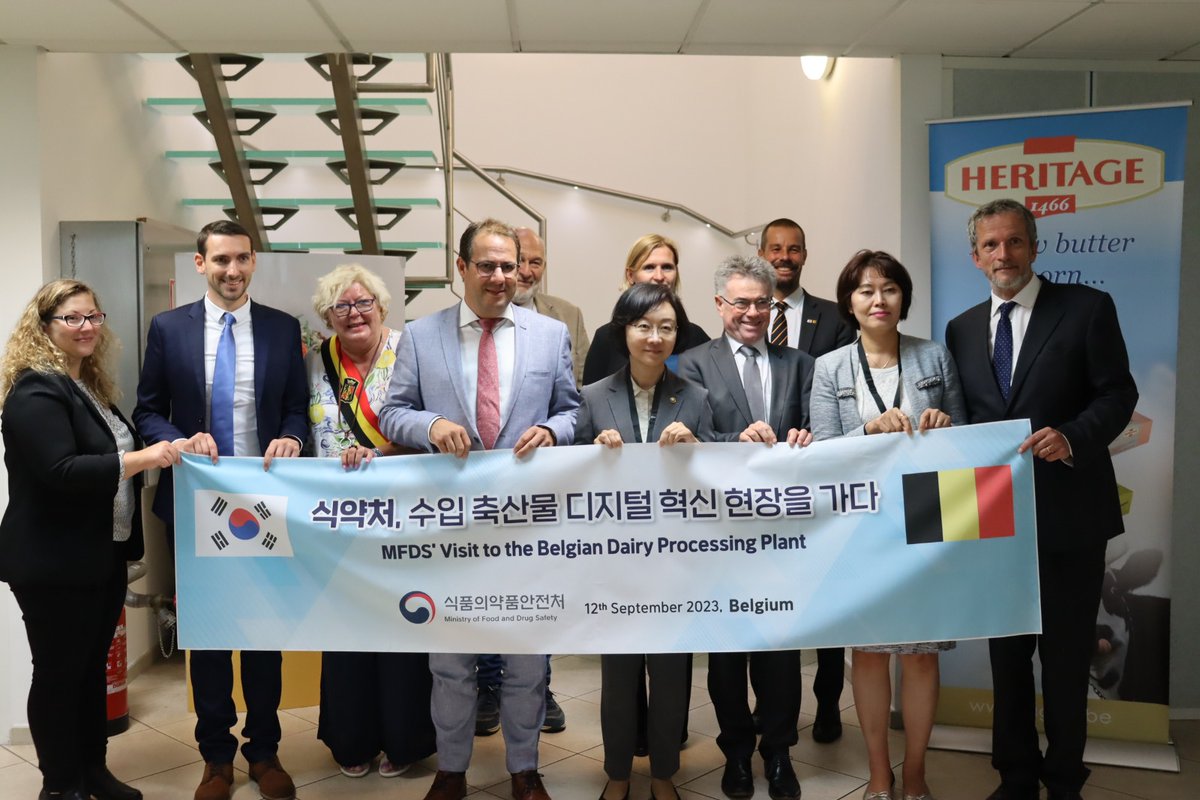 DavidClarinval's tweet photo. Ik heb de Zuid-Koreaanse minister van Landbouw, @YuKyoungOh1, bij #Agral ontvangen in aanwezigheid van de Belgische Confederatie van de Zuivelindustrie. Agral is al meer dan 40 jaar een topbedrijf in de botersector in veel landen, waaronder #ZuidKorea https://t.co/BlvhYF7fnk