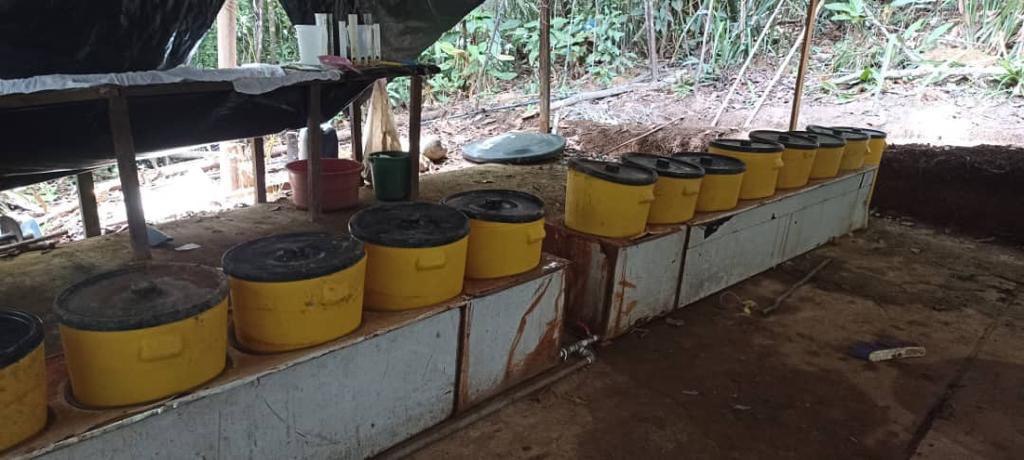 ApurePotencia's tweet photo. #OperacionRelampagodelCatatumbo. La #FANB el Comando Nacional Antidroga de la GNB y equipos de Operaciones Especiales de la PNB, realizan operaciones conjuntas contra Grupos Armados Narcotraficantes de Colombia. https://t.co/kuJvmcZiYw