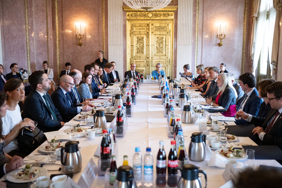 LeoDochertyUK's tweet photo. Delighted to be back in 🇩🇪 First stop: Bavaria!

The UK-Bavaria Joint Declaration of Intent signed today with @MelanieHuml will mean even greater cooperation across business, science, education and culture. https://t.co/NqiIvEkAIg