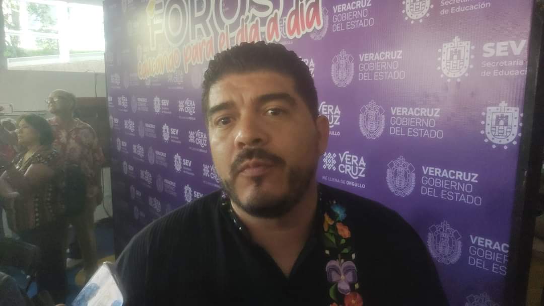 XalapaEnAlerta's tweet photo. Suspenderán clases el viernes 15 de septiembre a petición de 58 sindicatos magisteriales anunció está mañana el secretario de educación @ZenyazenEscobar  #Xalapa #Veracruz https://t.co/UJxK8pneTs