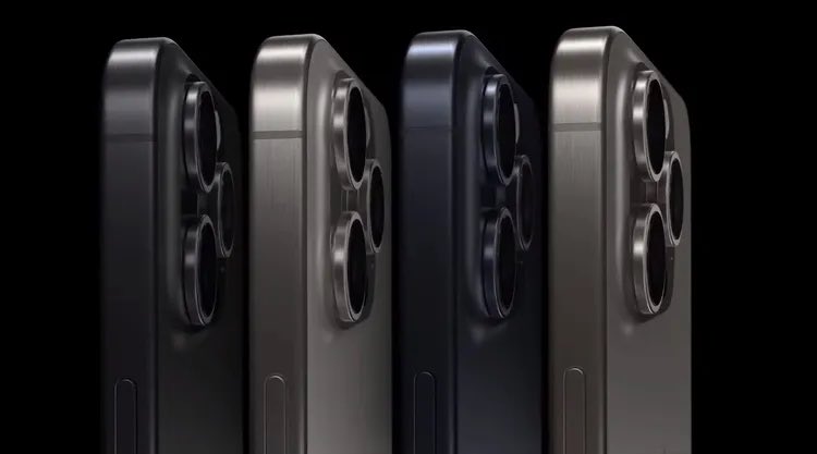 themeenajat's tweet photo. #Apple #Iphone15Series can charge your #applewatch and #airpods through reverse wired charging?
#appleevent #iPhone15 #usbc #reversecharging #AppleEvent2023
#AppleEvent https://t.co/6PZeJ5wkLP