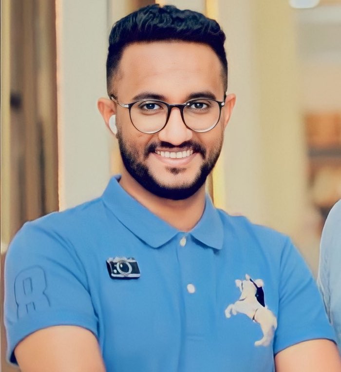 First1Saudi's tweet photo. ريان أبو راسين..
شاب سعودي تميز بالنحت على الرصاص بدقة رغم صغر حجم أعماله

قام بنحت بوابة العلا وجبل الفيل على رأس قلم رصاص في مساحة تقل عن 1 سم https://t.co/wbilhVl8EH