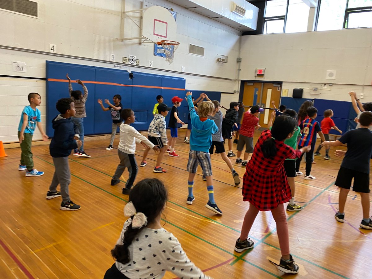 DPSSports_TDSB's tweet photo. This is what indoor cross country looks like at Dallington!
@Dallington_TDSB @TDESAA_TDSB https://t.co/zv5QMgSTNU