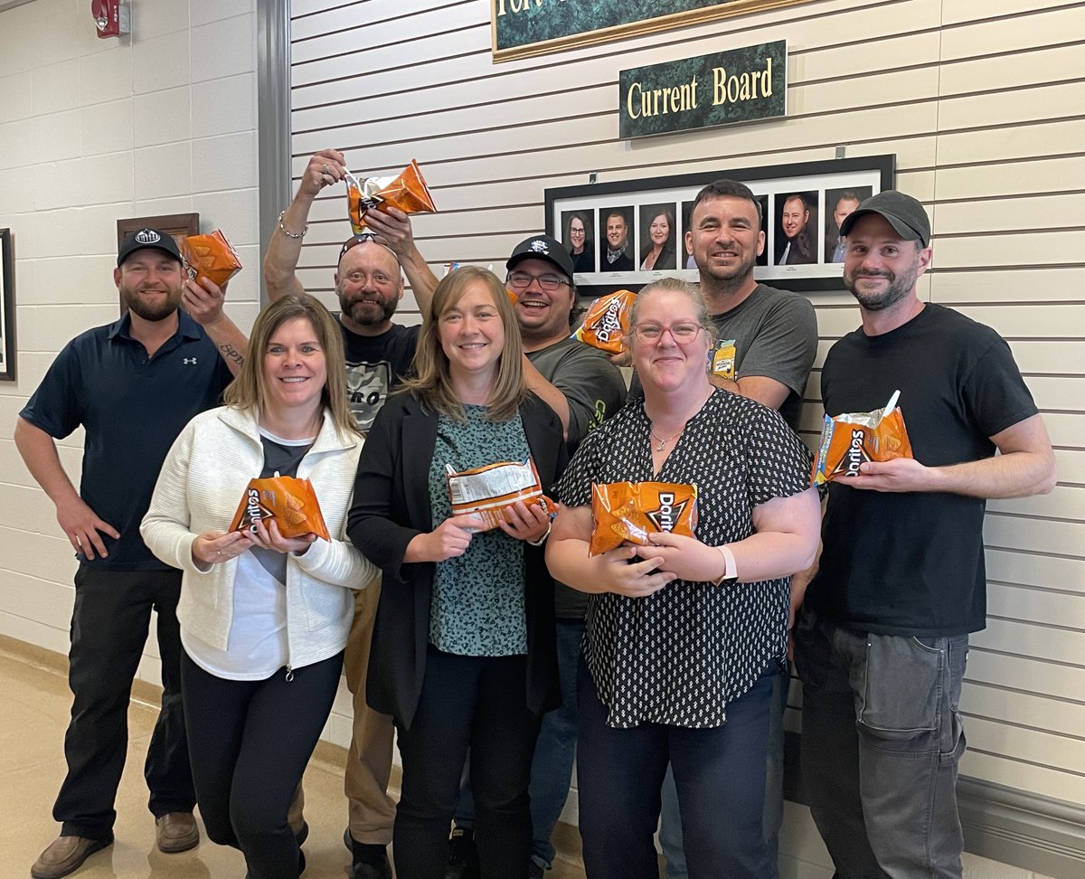 What a great turn out today for Taco in a bag Tuesday in support of <a href="/UnitedWay/">United Way</a>! <a href="/FMPSD/">Fort McMurray Public School Division</a> <a href="/FMPSDOM/">FMPSDO&M</a>