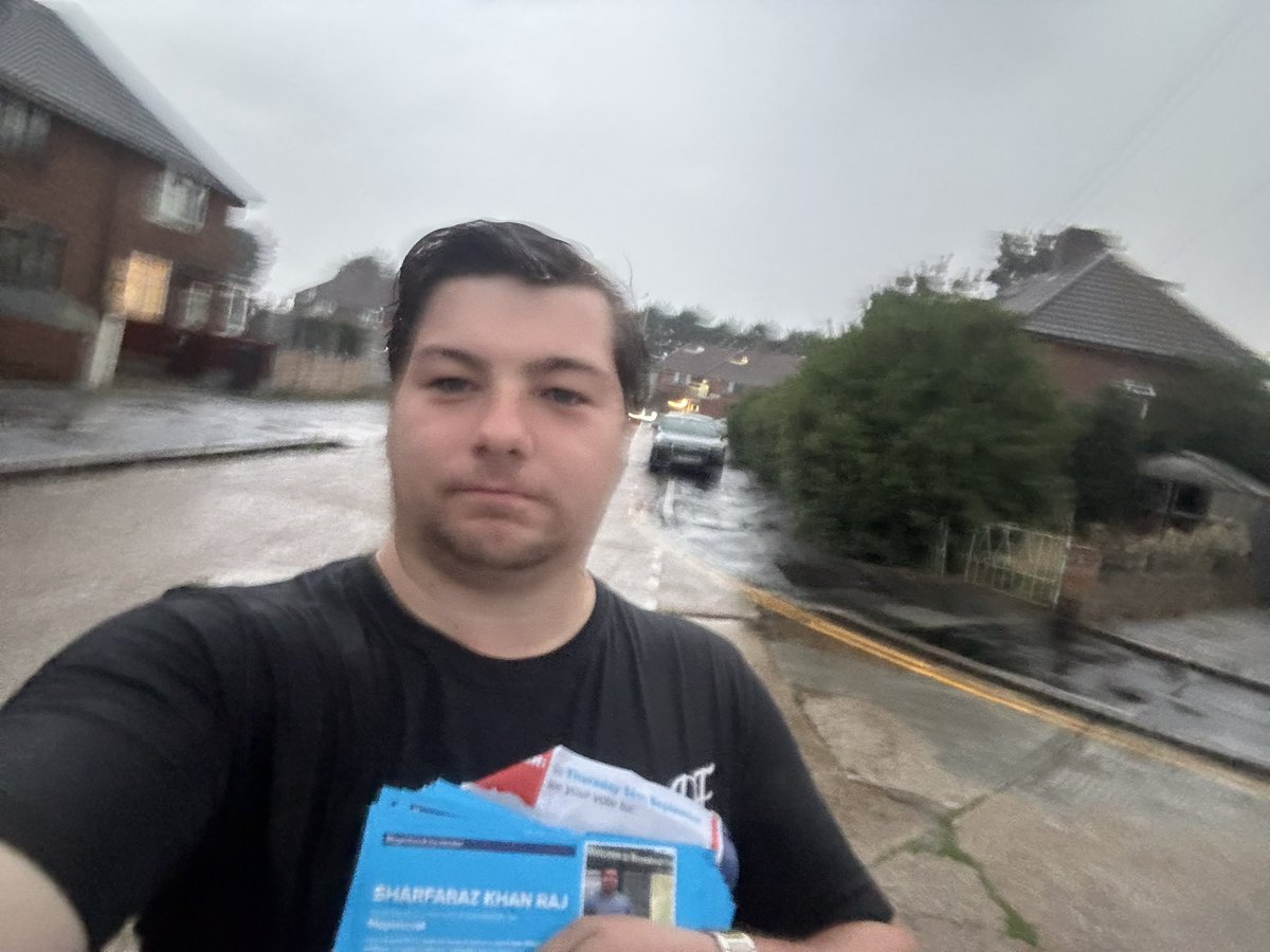 JoeMcnicholl's tweet photo. Fantastic to be out in #Mayesbrook this evening despite the rain. Local residents are looking forward to Thursday 14th when they get the chance to elect @sharfarazbd https://t.co/oyfqyK3UI1