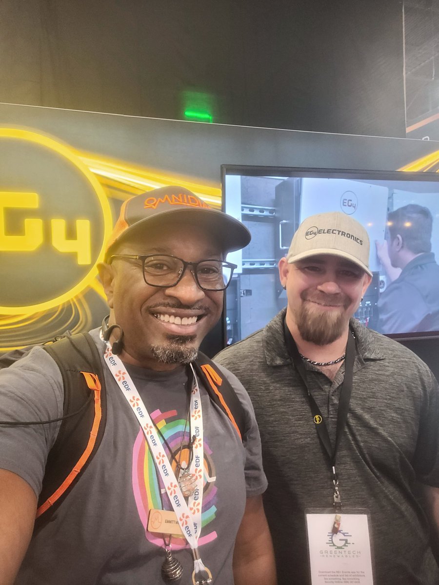 Emuckles's tweet image. RE + is packed it is a storage system festival. Solar has been waiting for battery storage, and now it's here in full force. Had to get my #solaredge shirt. #omnidian