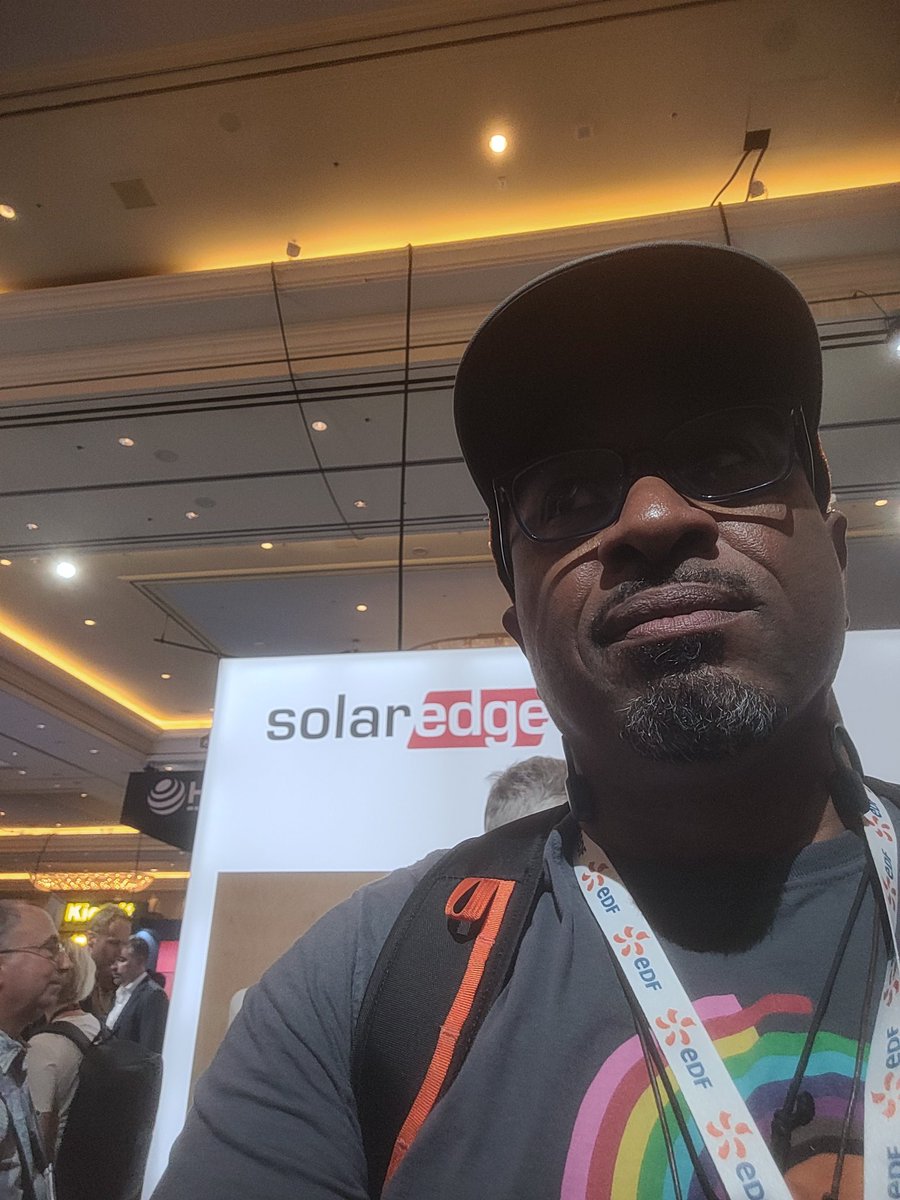 Emuckles's tweet image. RE + is packed it is a storage system festival. Solar has been waiting for battery storage, and now it's here in full force. Had to get my #solaredge shirt. #omnidian