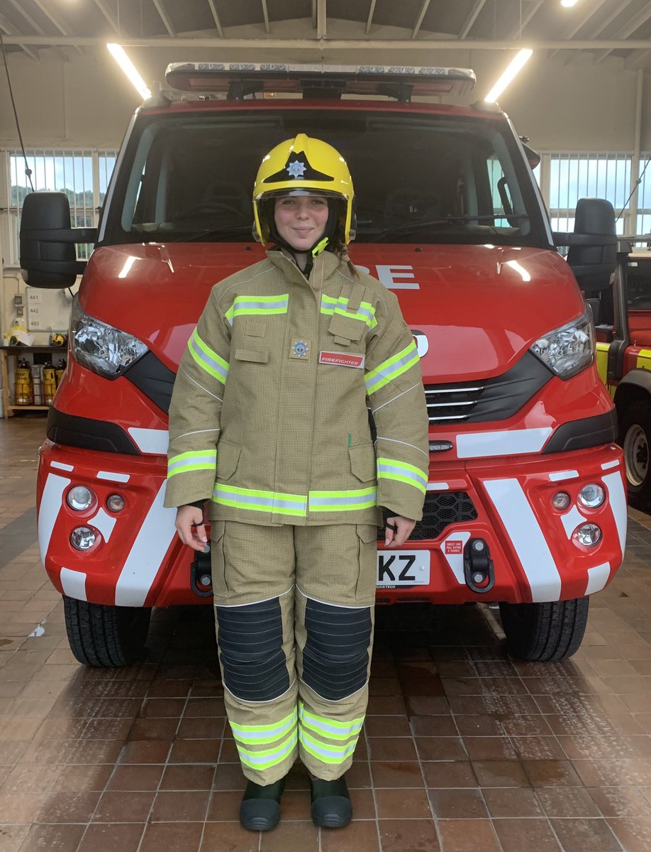 Triple celebrations at @HWFireRoss tonight. 

WC James presented Ff Gray with his 15 year award and CC Rowe with his 5 year certificate. 🏆🏆 Thank you for your dedicated service and commitment 👏👏

We also gave a massive welcome to Hennessy who joined the team today. 🚒 🧑🏼‍🚒