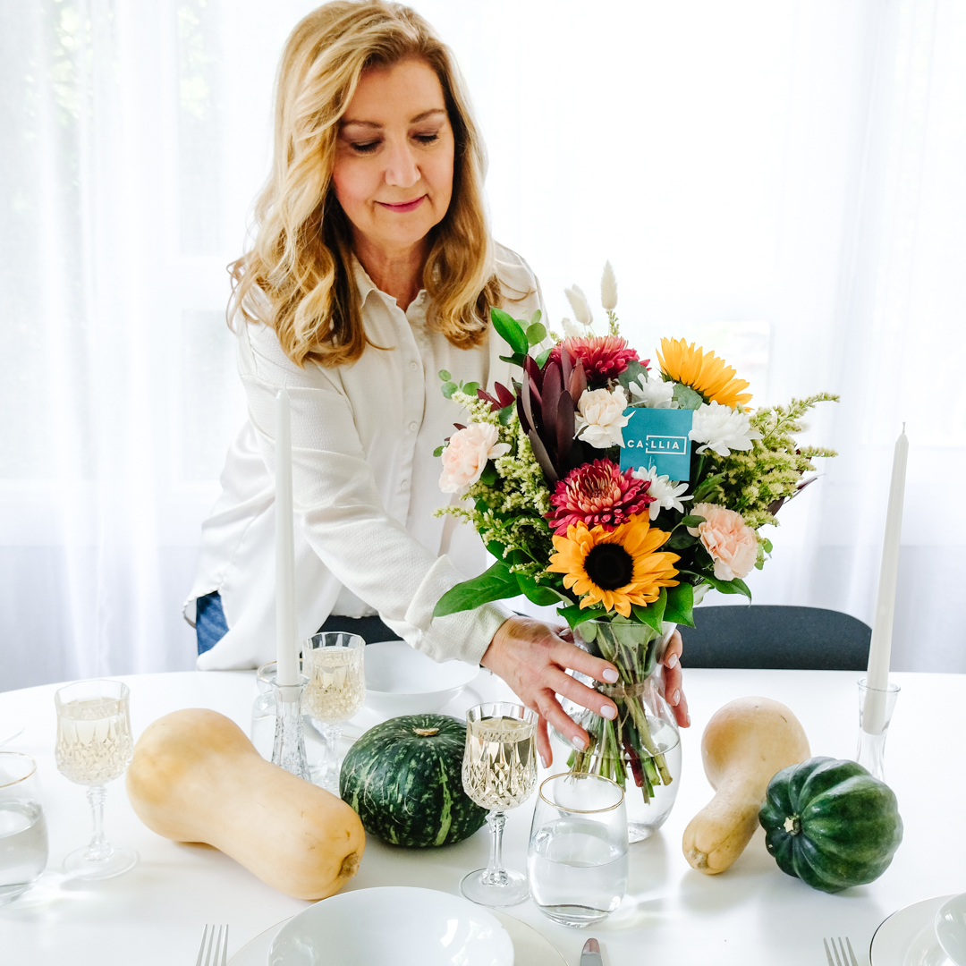 IT'S SUNFLOWER SEASON!🌻 Who's excited? 👋
We designed 2 fresh new bouquets featuring sunflowers: The Generous &amp; The Sunflower. 
callia.com/en-ca/collecti…