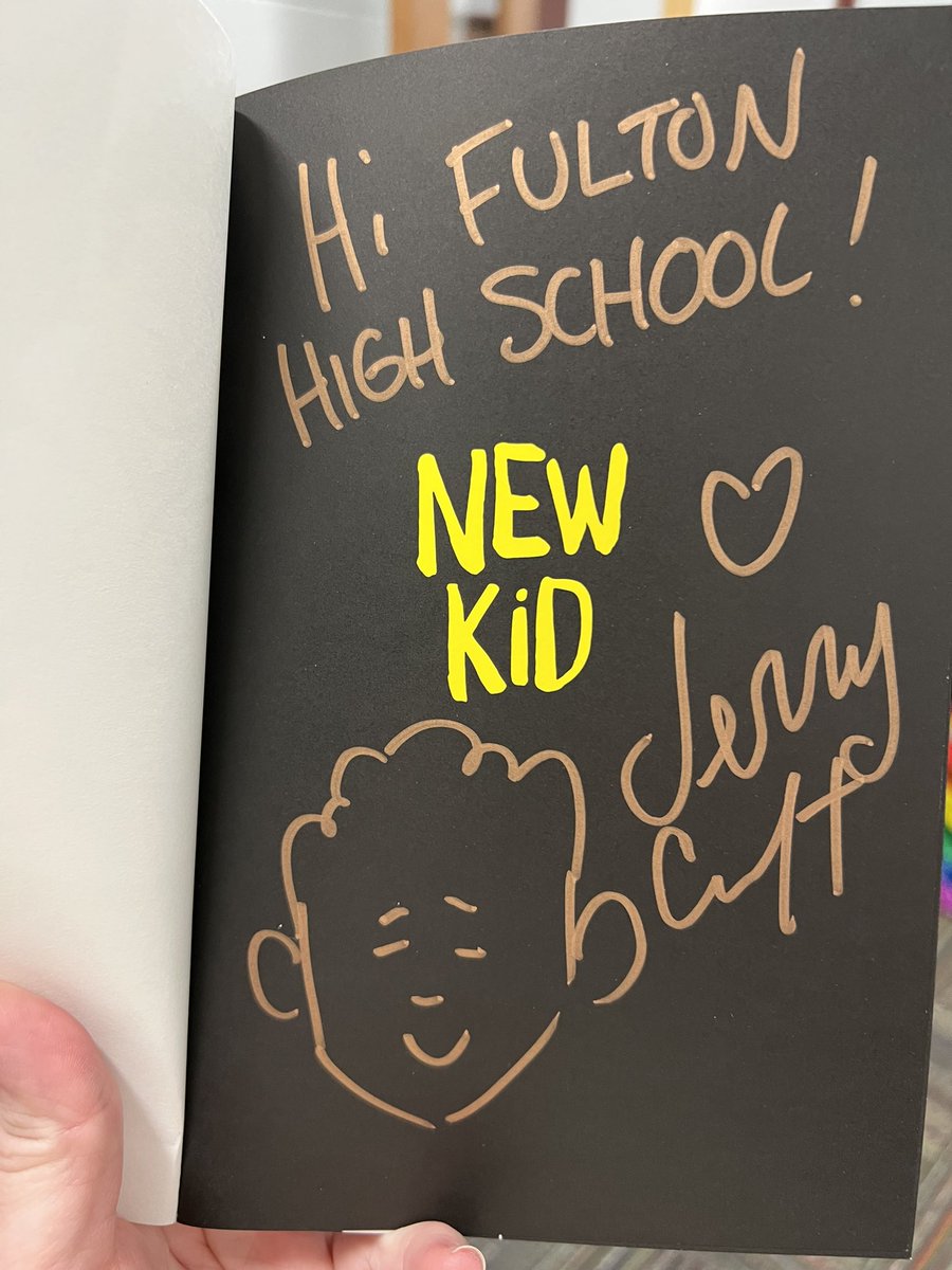 OverIntheLib's tweet image. We had an amazing time with the one and only @JerryCraft learning to illustrate! Our students in digital design, African American Lit, creative writing, and @FultonComics loved every minute! Thanks for making it happen, @knoxreads @ccyal @FriendsofKCPL and @865academies ❤️