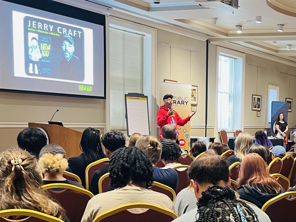 OverIntheLib's tweet image. We had an amazing time with the one and only @JerryCraft learning to illustrate! Our students in digital design, African American Lit, creative writing, and @FultonComics loved every minute! Thanks for making it happen, @knoxreads @ccyal @FriendsofKCPL and @865academies ❤️