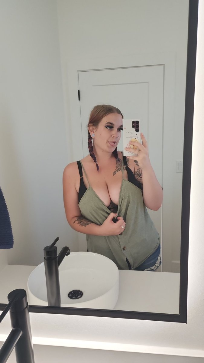 CakeXQueen's tweet photo. https://t.co/23wAxEjb7n https://t.co/HtiB58n3p1