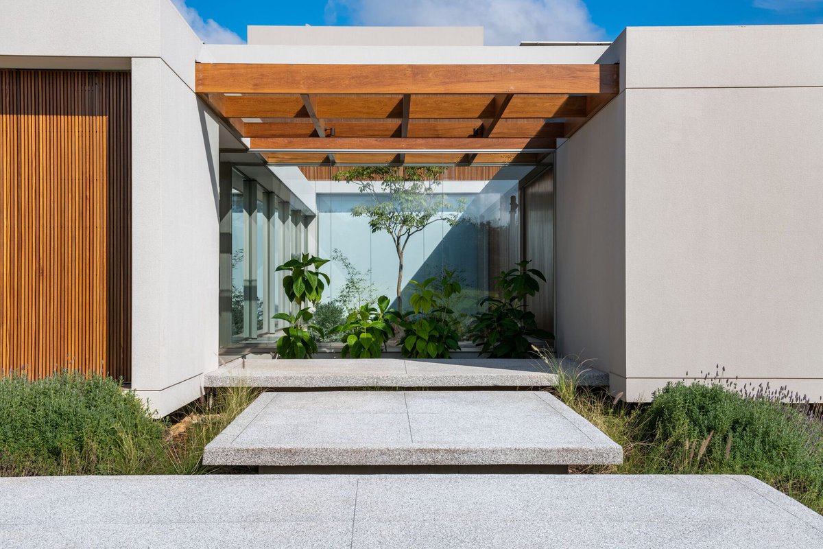 Arqenblanco's tweet photo. Casa LP - Ib + mr 
Imagen: Favaro Jr 
________________________________
#ibmr #favarojr #brasil ##arquitecturabrasil #arquitecturabrasileña #arquitecturaenblanco #arquitectura #proyecto #architecture #architectureinwhite https://t.co/hq1NugAftn