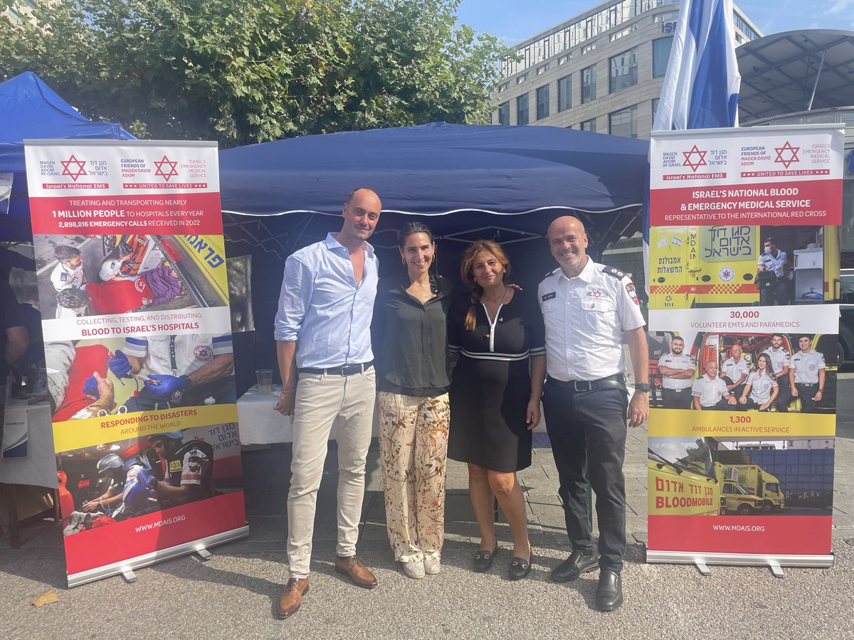 Israël TAG à <a href="/Stadt_FFM/">Frankfurt am Main</a> pour célébrer les relations d’amitié entre l’Allemagne et Israël. Le <a href="/Mdais/">Magen David Adom</a> était présent et fier de célébrer les bonnes relations entre les deux pays … et résolu à établir en Allemagne une société amie du MDA ! Viel Dank à <a href="/SachaStawski/">Sacha Stawski</a> &amp; team !