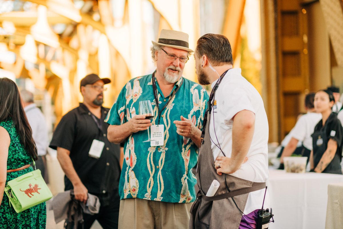 SacFarm2Fork's tweet photo. What an amazing evening celebrating 10 years of the Tower Bridge Dinner ✨
⁠
A special thank you to this year's lead chef team and all of the staff, volunteers, &amp; sponsors for making the Tower Bridge Dinner a night to remember.⁠

📸: Francisco Chavira https://t.co/zAgKbqkO6W