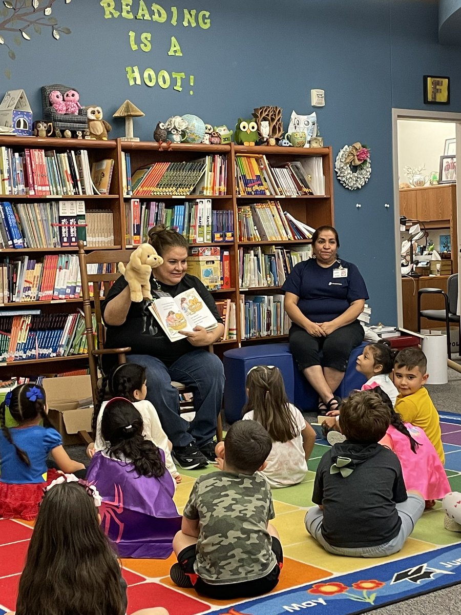 garcianazarioe's tweet photo. @hermelindasteel pre-K students enjoying a Biscuit’s 🐶 story with our librarian @librarian_lizzy Just the perfect way to end this school day. #iheartpces #BEtheONE #Reading https://t.co/tbA35H5sku