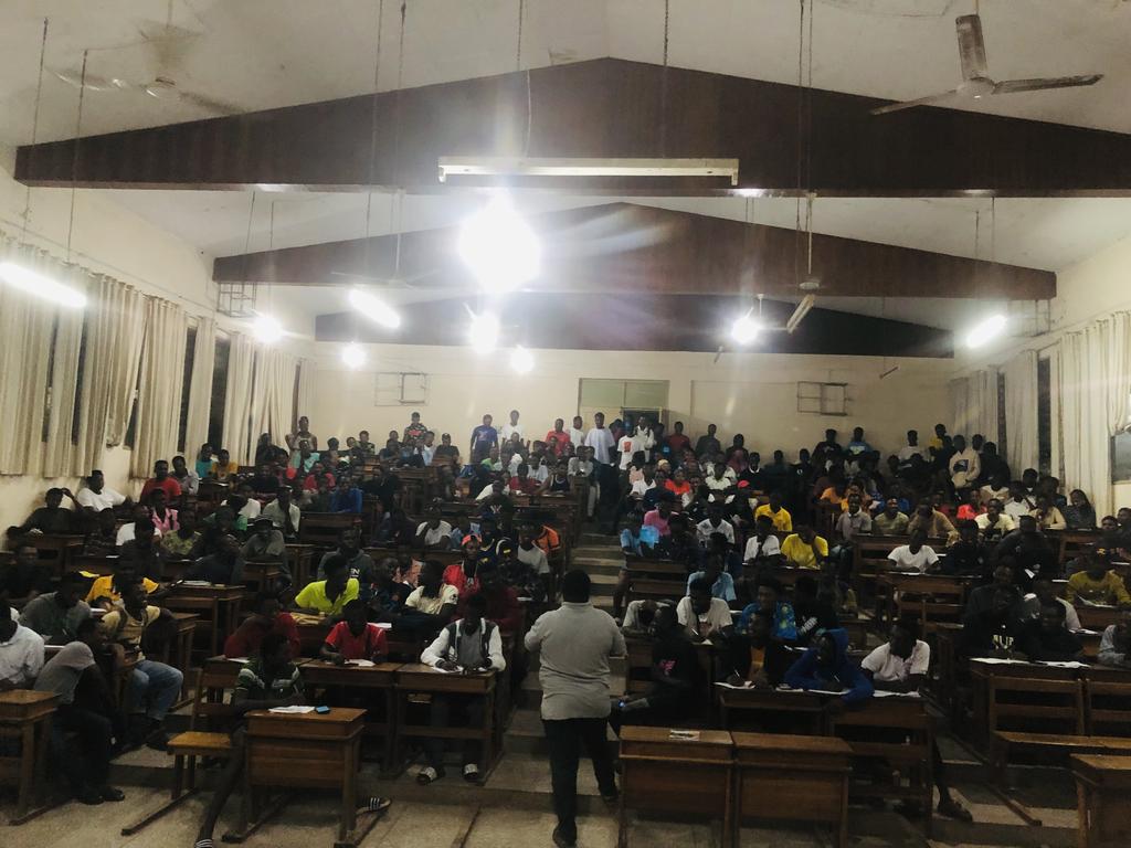 CompssaKtu's tweet photo. See 👀 the number of COMPSSA students who showed up currently at the FBMS theatre 🙌, Koforidua Technical University, for the tutorial class for Basic Electronics lectured by the president @Mlkbrry1 @877kturadio @CompssaKtu @srcktu @tuesagktugh @voice_of_KTU https://t.co/uEkQQEYezi