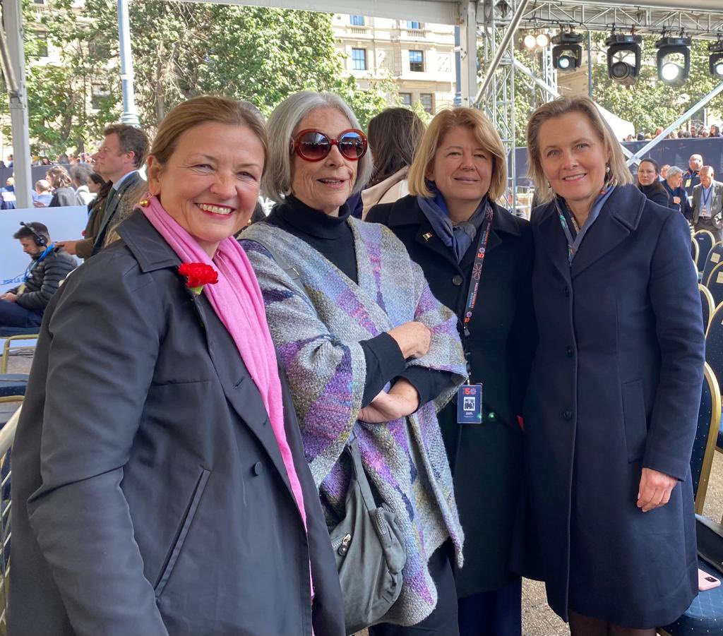 ValeriaBiagiott's tweet image. Con las colegas de Alemania @imfellner y de Paises Bajos @carmengonsalves juntas a la Presidenta @MuseoMemoriaCL Marcia #Scantlebury - 
Comemoracion
#50AnosdelGolpedeEstado