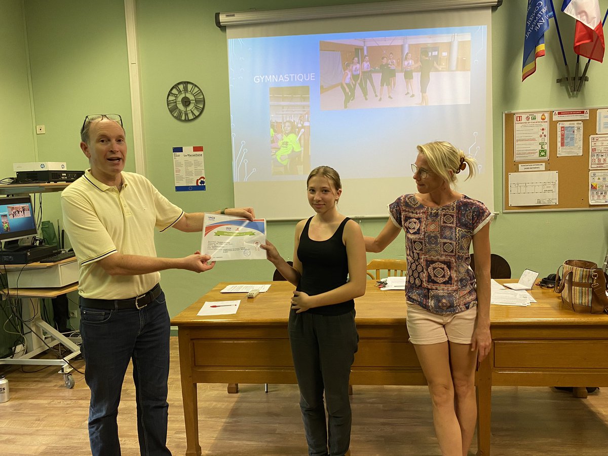 AS PEIRESC 83 (@aspeiresc) on Twitter photo AG de l’<a href="/AsPeiresc/">AS PEIRESC 83</a> Veronika reçoit son diplôme de juge arbitre nationale en gymnastique des mains de M Gilloux, President de l’AS. Félicitations à elle. 🤸👏👏👏<a href="/Unss_Nice/">Unss Academie Nice</a> <a href="/UnssVar83/">UNSS Var 83</a> <a href="/NatachaChicot/">Natacha Chicot</a> <a href="/dasen_sieye/">Mathieu Sieye</a> AG de l’<a href="/AsPeiresc/">AS PEIRESC 83</a> Veronika reçoit son diplôme de juge arbitre nationale en gymnastique des mains de M Gilloux, President de l’AS. Félicitations à elle. 🤸👏👏👏<a href="/Unss_Nice/">Unss Academie Nice</a> <a href="/UnssVar83/">UNSS Var 83</a> <a href="/NatachaChicot/">Natacha Chicot</a> <a href="/dasen_sieye/">Mathieu Sieye</a>