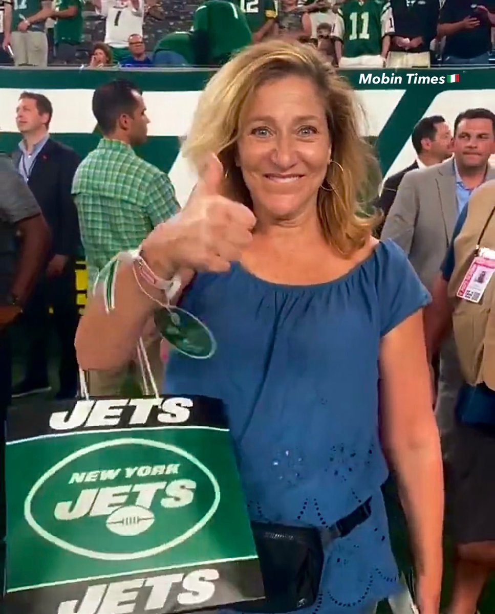 Edie Falco A.K.A. Mrs. Bing was at the Jets vs. Bills game last night! James Gandolfini would have been proud of her for being there! #MobinTimes #StayMobin #MT #Mobin #EdieFalco #TheSopranos #Sopranos #Football #NewYorkJets #Bills #NFL #Mob #Mafia #Gangster #Like #Share #Repost