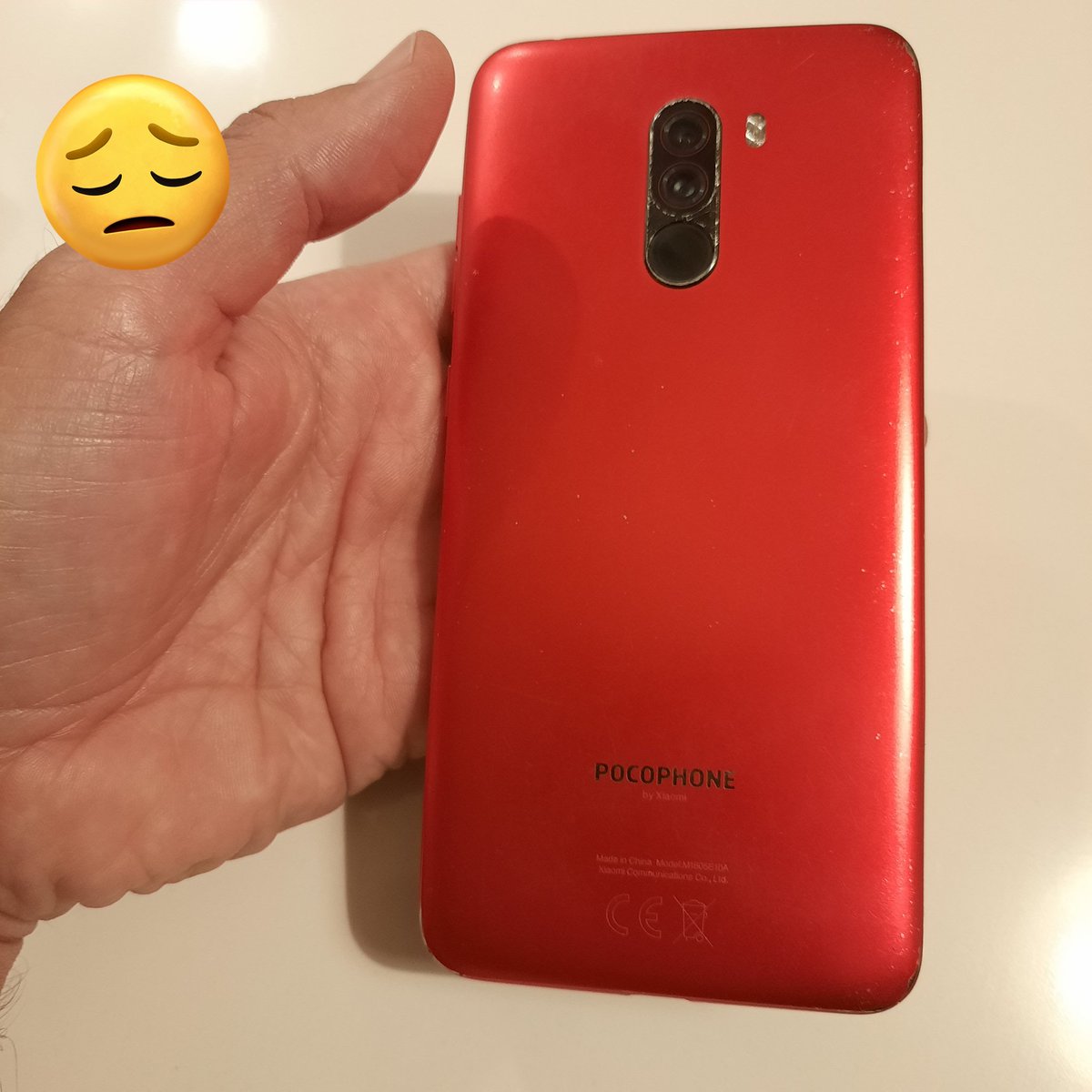 Quatro anos e meio depois, chegou ao fim a vida do meu fiel #PocophoneF1. Muitas fotos, emails, mensagens, chamadas, artigos de Wikipédia... em tanto fez ele parte do meu dia-a-dia. Engraçado o afecto que ganho a estes objectos amigos que me acompanham na vida. Obrigado. 🙏