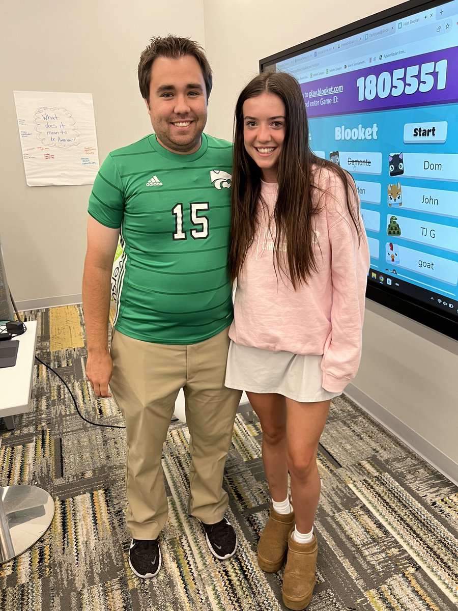 JERSEY DAY | A proud Mayfield tradition: today our players gave their jerseys to staff members who have made a difference in their lives, to be worn or represented throughout the school day. 

Come support your Wildcats as we open up WRC competition at home at 7PM vs North 🟢⚽️