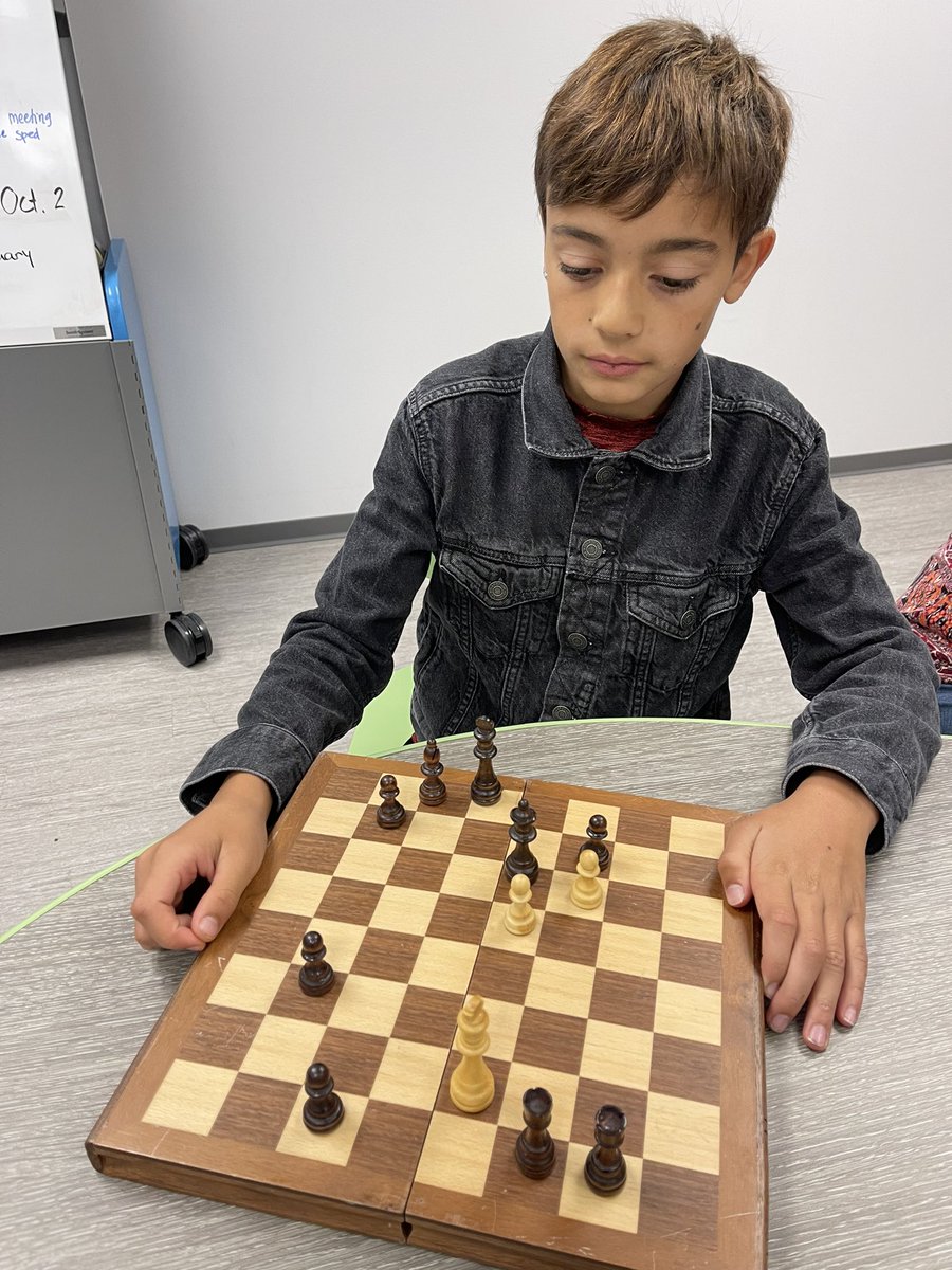 emoritz_bhm's tweet photo. This is what it looks like when you beat your teacher in chess #checkmate #TheMESway https://t.co/TasHC9L8ux